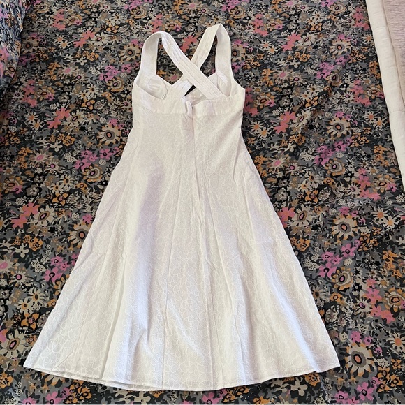 White dress - Picture 3 of 5